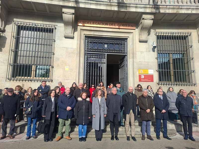 Minuto de silencio y mensaje de condolencia tras el trágico accidente ferroviario que deja al menos 39 fallecidos 1