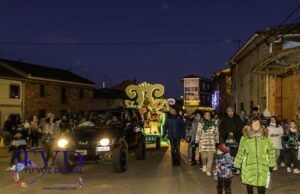 La magia de los Reyes Magos ilumina las calles de Tábara