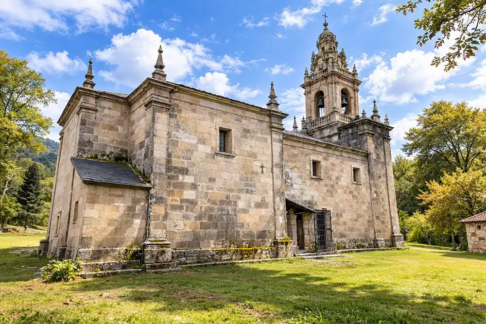 La Diputación de Zamora adjudica la iluminación eficiente del Santuario de la Tuiza en Lubián y saca a contratación la Senda Ciclable en Porto