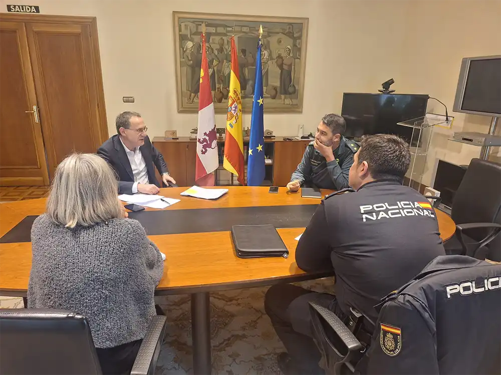 Normalidad en Zamora capital y un fin de semana complejo en la provincia por la nieve en la A-52 1