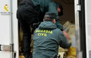 Recuperado un camión sustraído con más de 11.000 latas de atún robadas en su interior