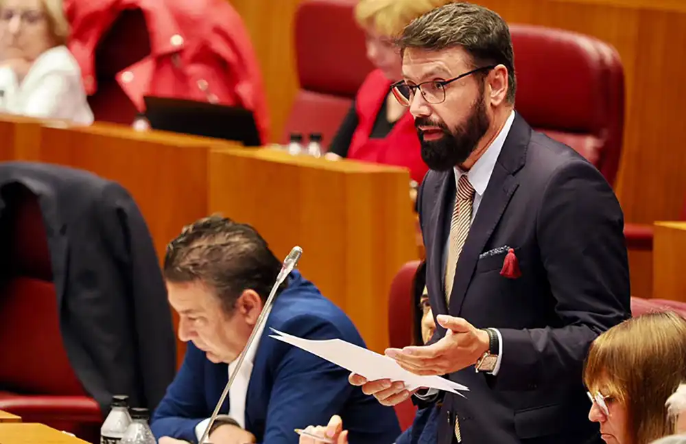 UPL critica a Mañueco por sus declaraciones sobre la autonomía de la Región Leonesa y le insta a “no retorcer la Constitución”
