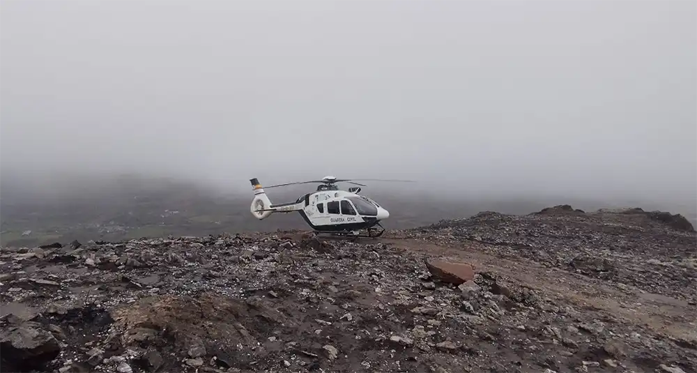 Una solución aérea ante la avería en Barjacoba, la Guardia Civil de Zamora coordina la reparación de la torre de telefonía en la alta Sanabria