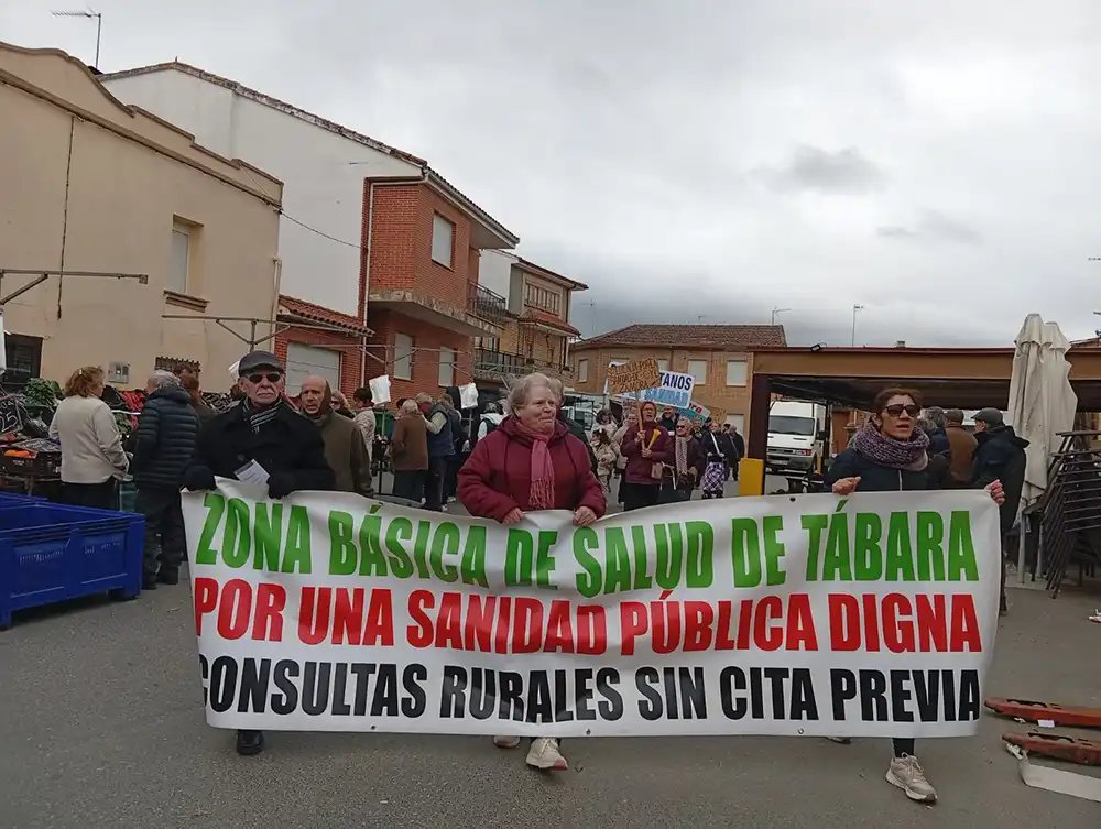 La Plataforma de Tábara respalda la defensa de la residencia Los Tres Árboles y alerta del riesgo de privatización de servicios públicos