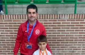 Mario Ballesteros brilla en la final de la Liga Regional de Karate celebrada en Astorga