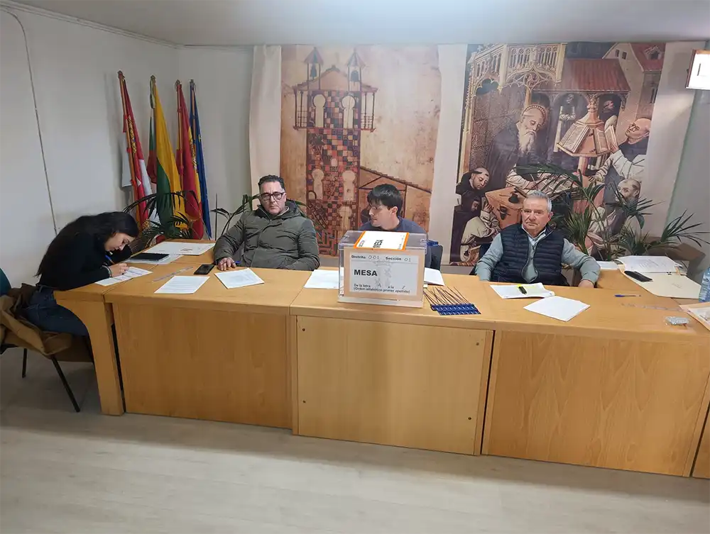 Normalidad en la jornada electoral de Tábara, marcada por el frío y una mayor participación