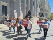 Familias de víctimas de menores asesinos llevan al Congreso más de 130.000 firmas para reformar la Ley del Menor
