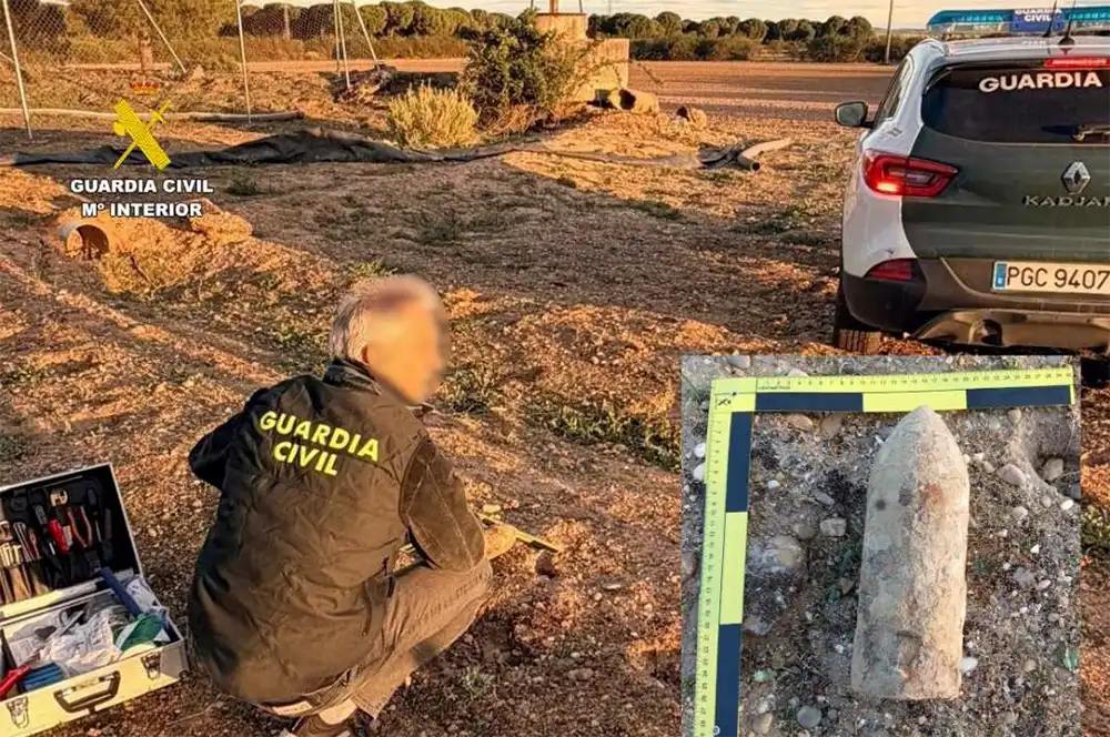 Intervención ante un aviso sobre la localización de un supuesto artefacto explosivo en un campo de Coreses