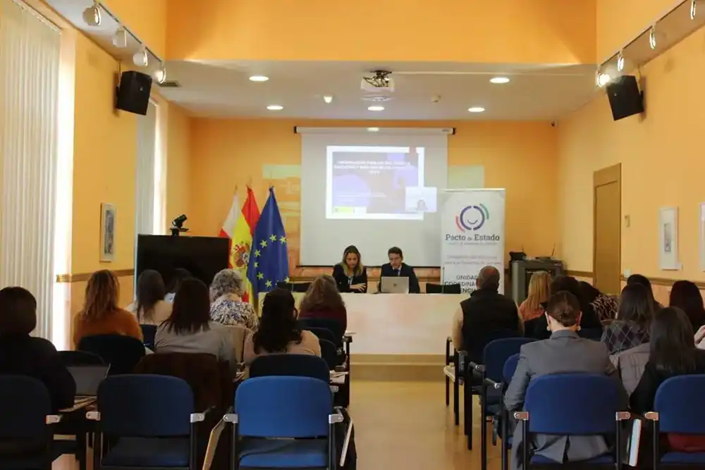La Delegación del Gobierno impulsa formación a ayuntamientos para optimizar el uso de fondos contra la violencia de género