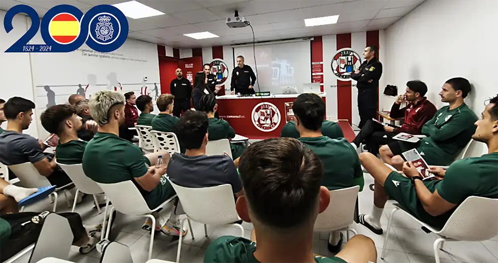 La Policía Nacional forma al Zamora CF contra los amaños y la corrupción deportiva