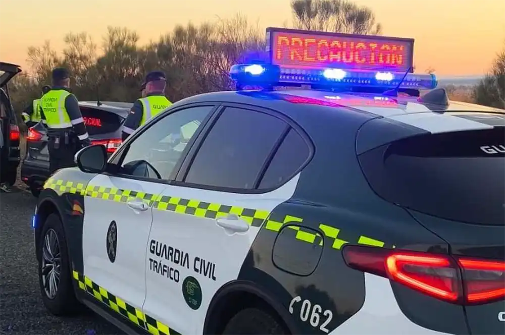 La colaboración ciudadana evita un posible accidente: investigado un conductor ebrio en la N-630 1 La colaboración ciudadana evita un posible accidente: investigado un conductor ebrio en la N-630