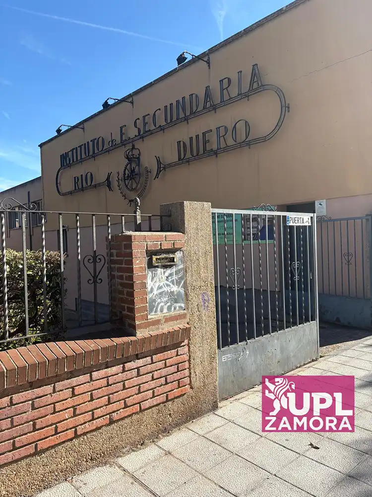 UPL denuncia aulas por encima de los 30 grados y acusa a la Junta de responder al calor con “guías de supervivencia”