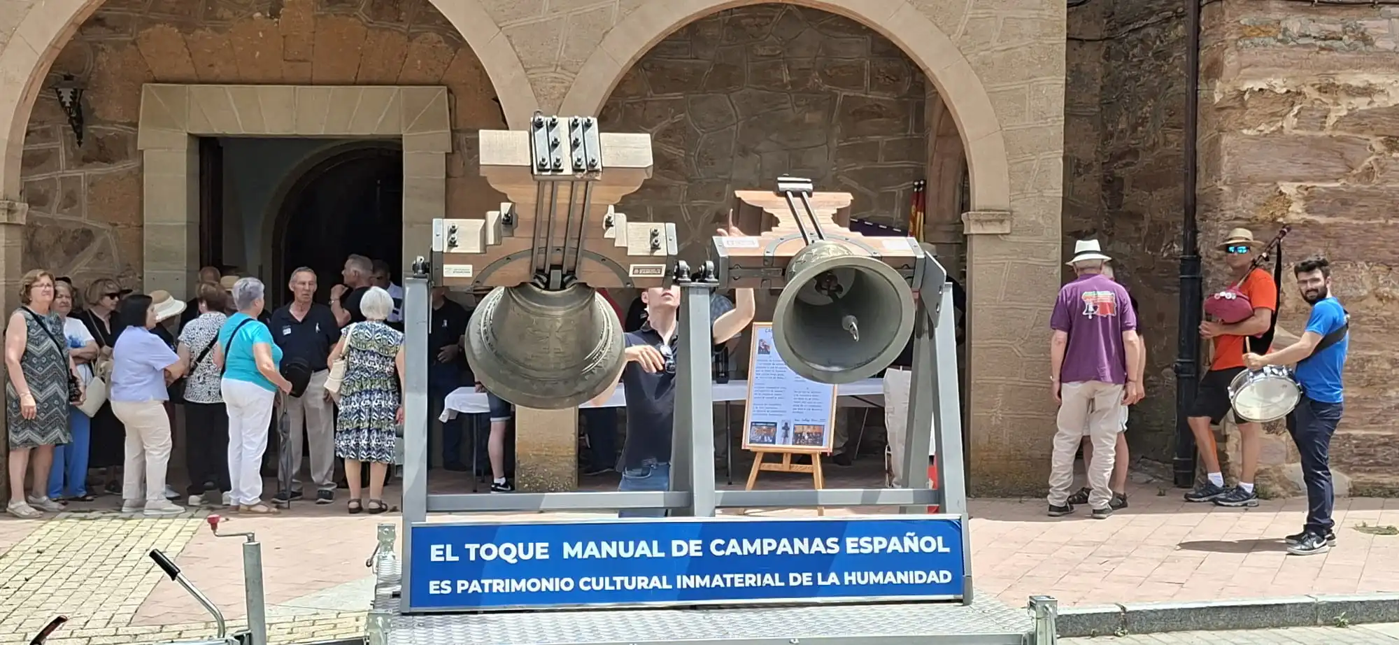 Tábara hace sonar la tradición: los Campaneros Zamoranos celebran el Día del Patrón con una jornada de cultura, convivencia y patrimonio