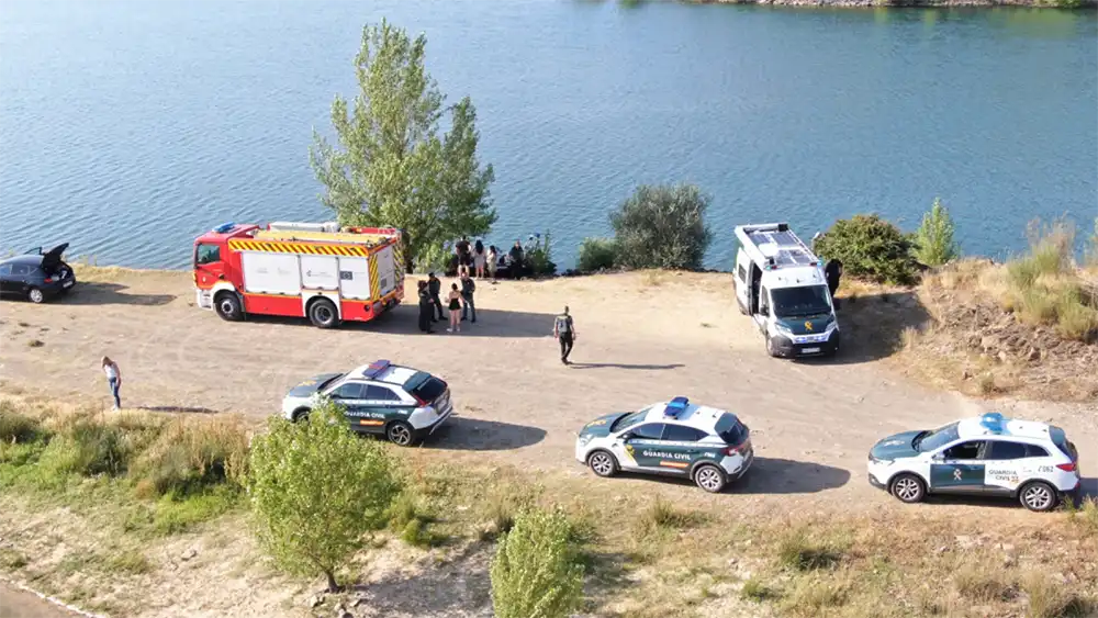 Amplio dispositivo de búsqueda en el embalse de Ricobayo para localizar a un joven desaparecido mientras se bañaba