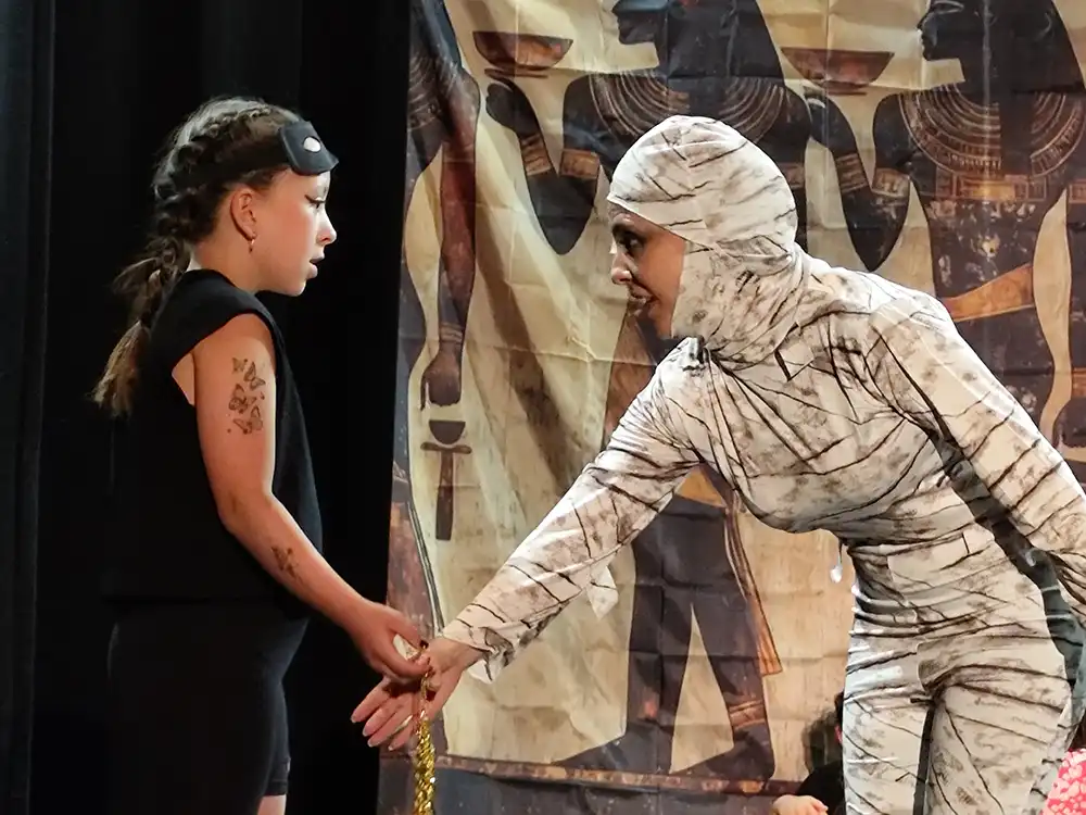El teatro solidario del Colegio Nuestra Señora del Rocío llena de emoción Zamora en apoyo a Corriendo por el Corazón de Hugo