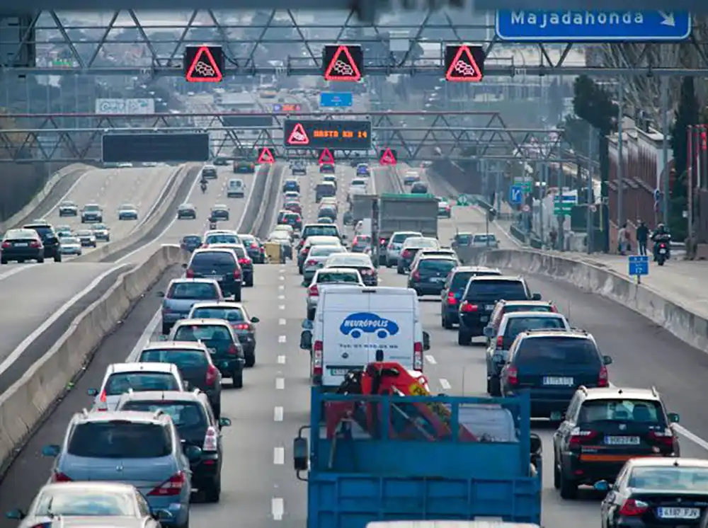 La DGT activa la Operación Especial Verano 2026 con más de 104 millones de desplazamientos previstos y nuevas medidas de seguridad vial