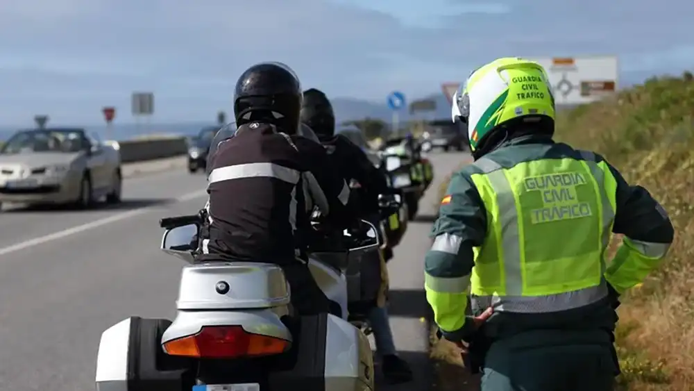 La DGT intensificará los controles a motoristas los fines de semana ante el aumento de la siniestralidad
