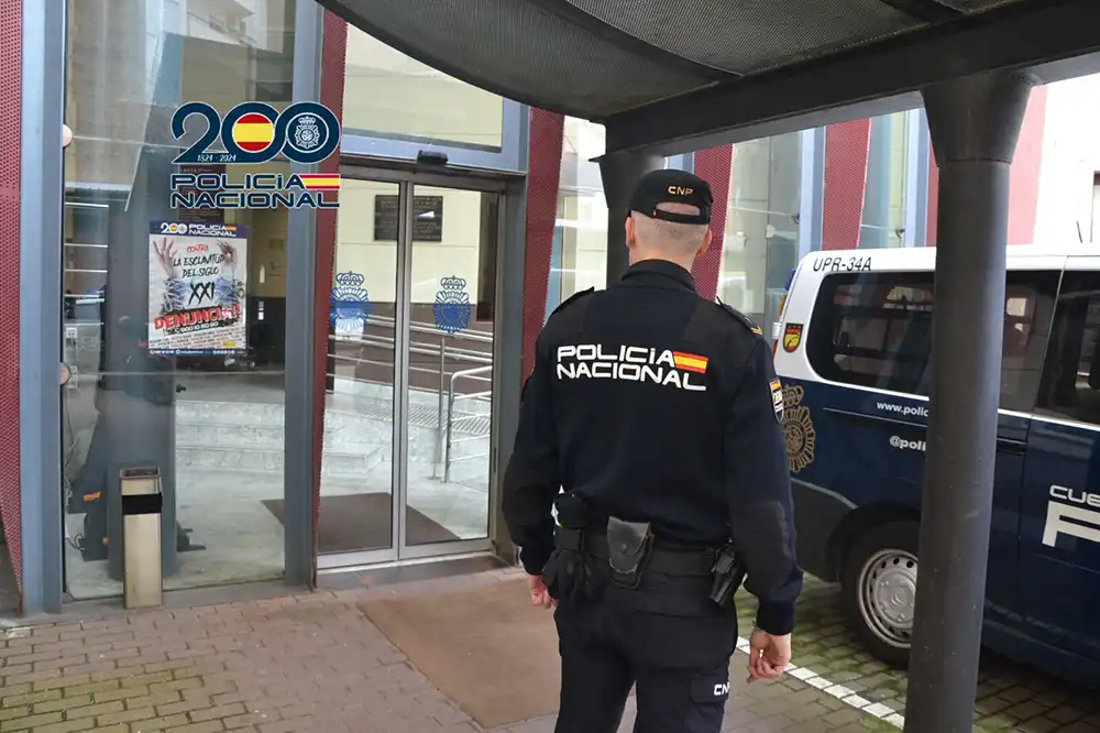 Detenido en Benavente un falso inspector de la Junta acusado de robar joyas y estafar a personas mayores
