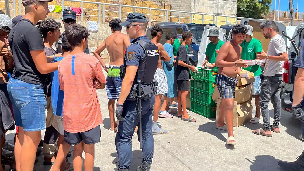 Castilla y León rechaza el traslado de menores migrantes desde Ceuta y exige resolver antes su situación individual 1 Castilla y León rechaza el traslado de menores migrantes desde Ceuta y exige resolver antes su situación individual