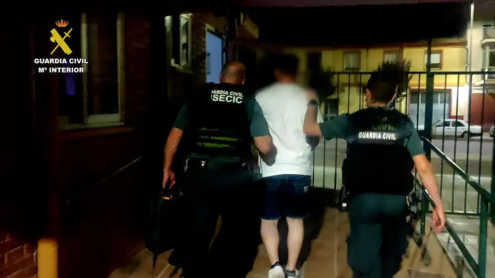 Detenido por presunto tráfico de drogas durante un festival en Villavendimio tras un control de la Guardia Civil 1 Detenido por presunto tráfico de drogas durante un festival en Villavendimio tras un control de la Guardia Civil