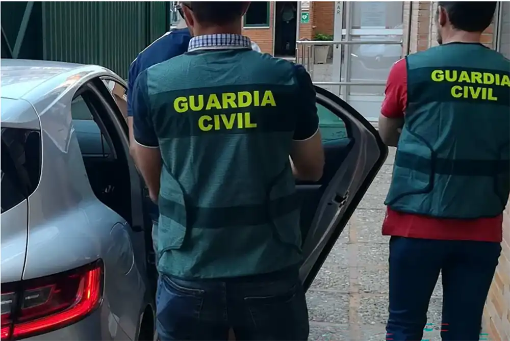 Detenido un hombre al que la Guardia Civil atribuye 33 delitos cometidos en cinco provincias, entre ellos dos robos en Zamora 1 Detenido un hombre al que la Guardia Civil atribuye 33 delitos cometidos en cinco provincias, entre ellos dos robos en Zamora