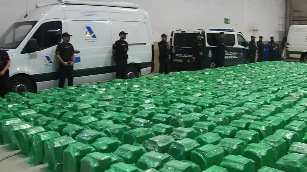 España decomisó 370 toneladas de drogas en 2025 en una operación contra el narcotráfico que mantiene la presión sobre las mafias