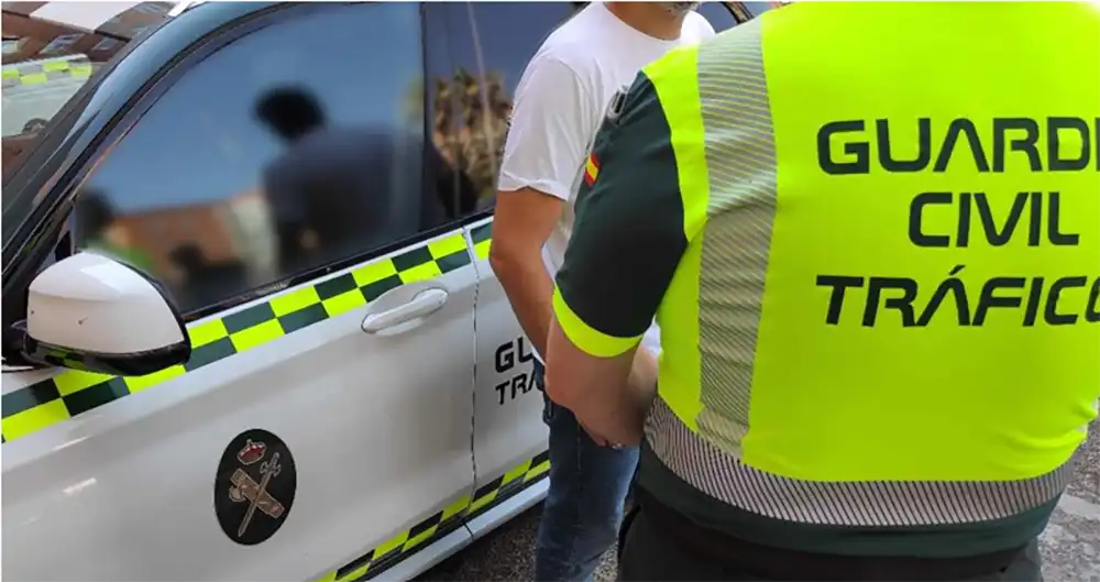 Investigan a un hombre por falsificar un contrato de compraventa para evitar una multa de 800 euros en Zamora 1 Investigan a un hombre por falsificar un contrato de compraventa para evitar una multa de 800 euros en Zamora