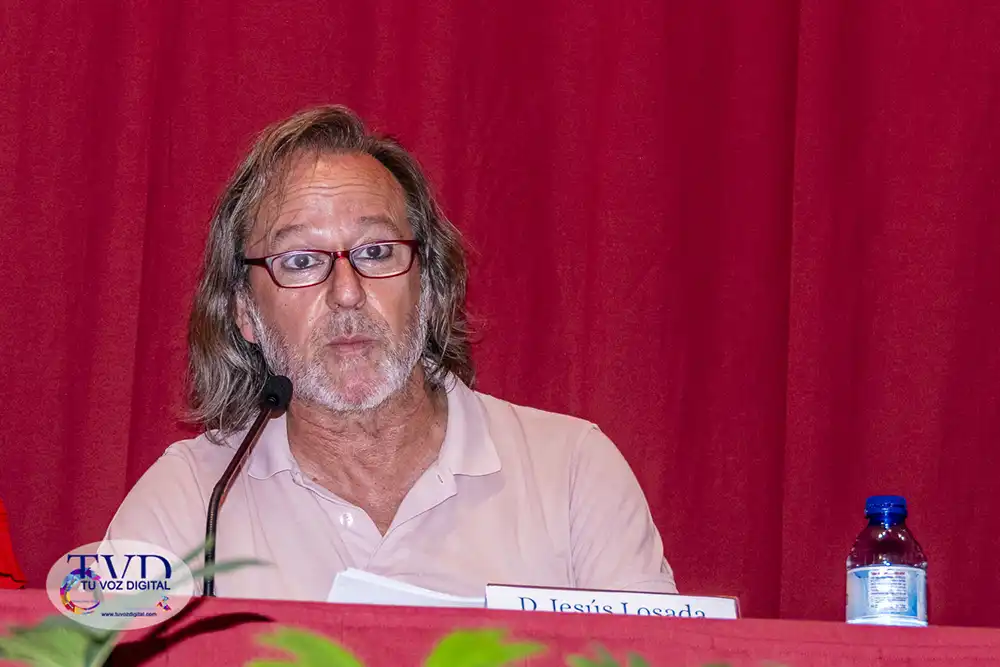 Juan María Calles gana el XXV Premio Internacional de Poesía “León Felipe” de Tábara con La tierra prometida 4