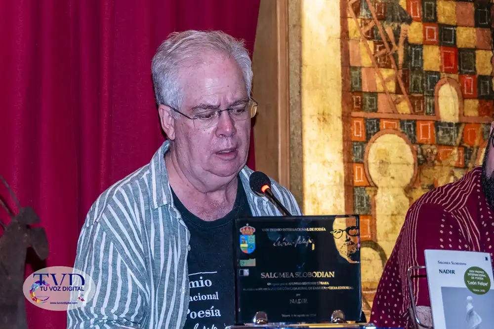 Juan María Calles gana el XXV Premio Internacional de Poesía “León Felipe” de Tábara con La tierra prometida 6
