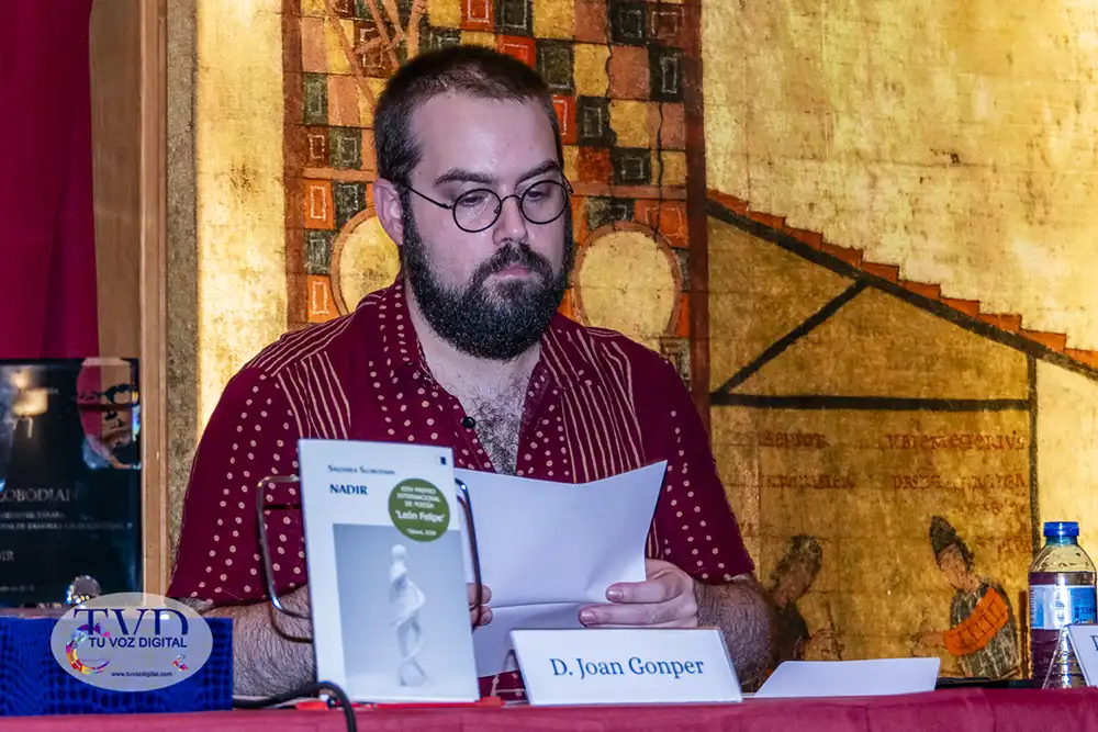 Juan María Calles gana el XXV Premio Internacional de Poesía “León Felipe” de Tábara con La tierra prometida 29