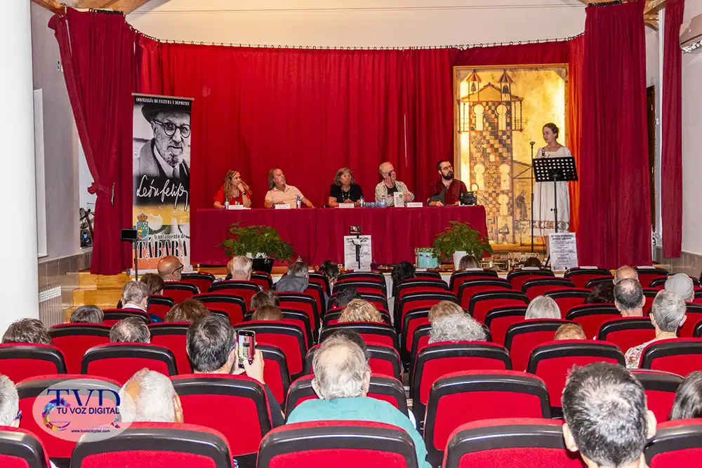 Juan María Calles gana el XXV Premio Internacional de Poesía “León Felipe” de Tábara con La tierra prometida 1 Juan María Calles gana el XXV Premio Internacional de Poesía “León Felipe” de Tábara con La tierra prometida