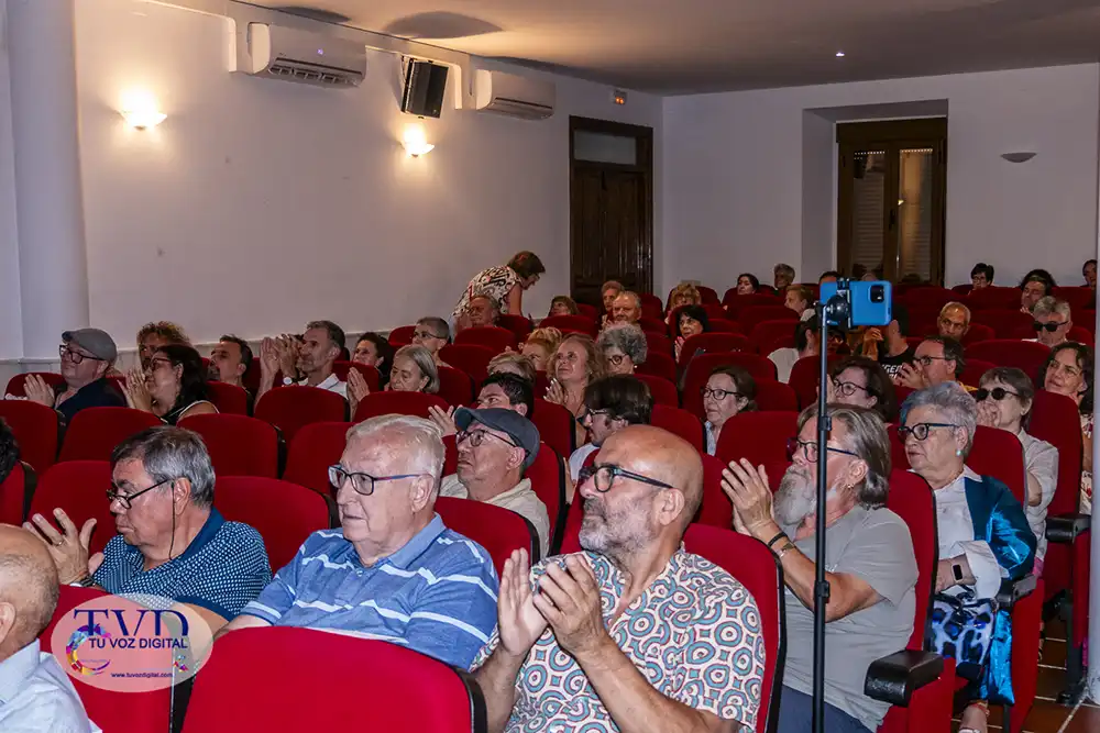 Juan María Calles gana el XXV Premio Internacional de Poesía “León Felipe” de Tábara con La tierra prometida 39
