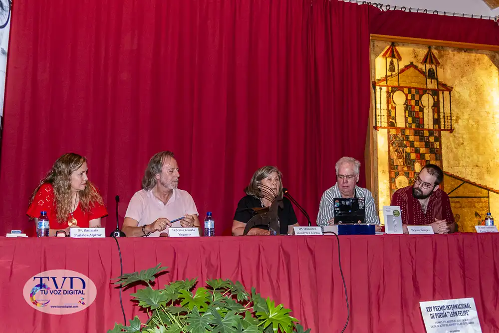 Juan María Calles gana el XXV Premio Internacional de Poesía “León Felipe” de Tábara con La tierra prometida 16