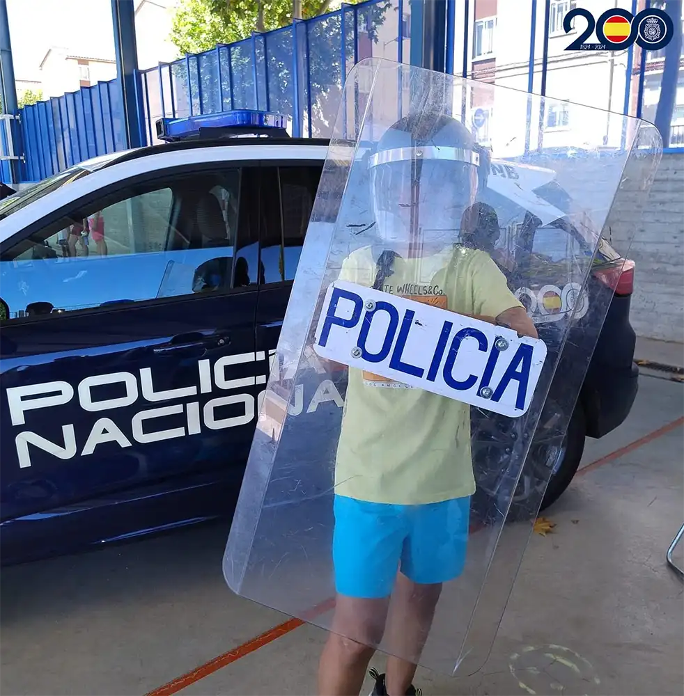 La Policía Nacional acerca su trabajo a 140 escolares de Zamora con exhibiciones de medios policiales durante el verano 1 La Policía Nacional acerca su trabajo a 140 escolares de Zamora con exhibiciones de medios policiales durante el verano
