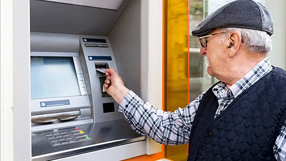 La Seguridad Social abona 14.470 millones de euros en pensiones en agosto a más de 9,5 millones de pensionistas 1 La Seguridad Social abona 14.470 millones de euros en pensiones en agosto a más de 9,5 millones de pensionistas