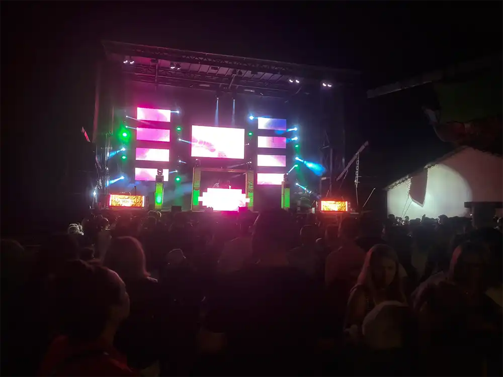 San Lorenzo continúa sus fiestas con hinchables, panderetas y una noche de música con Amon-Ra 11