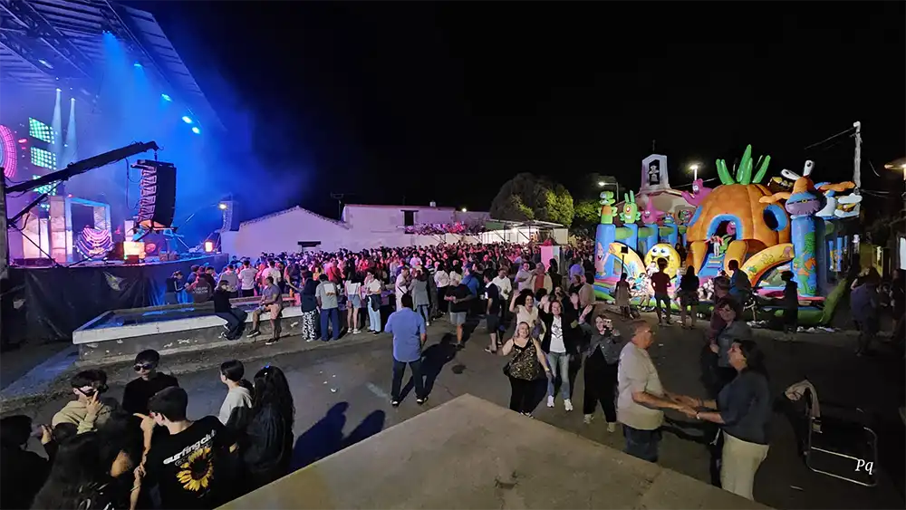 San Lorenzo continúa sus fiestas con hinchables, panderetas y una noche de música con Amon-Ra 7