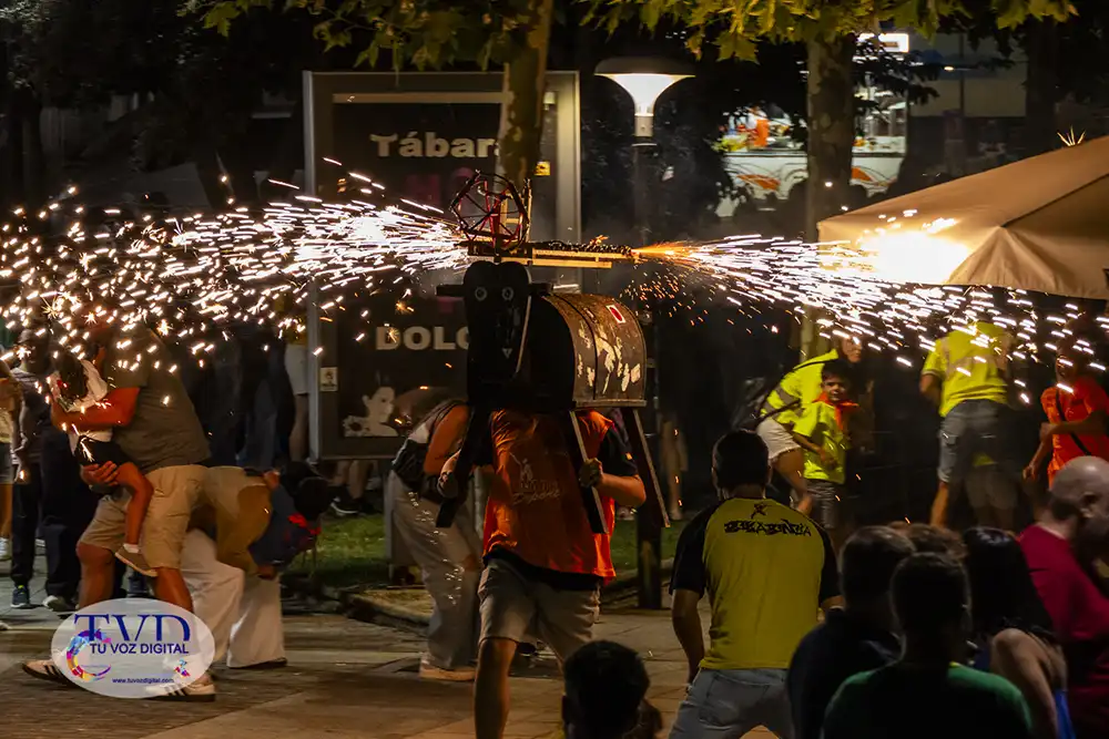 Tábara no baja el ritmo: juegos, merienda, bingo, música y toro de fuego en una jornada para disfrutar hasta la madrugada 23