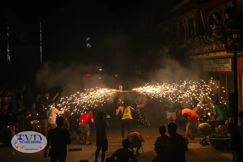 Tábara no baja el ritmo: juegos, merienda, bingo, música y toro de fuego en una jornada para disfrutar hasta la madrugada 26