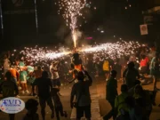 Tábara no baja el ritmo: juegos, merienda, bingo, música y toro de fuego en una jornada para disfrutar hasta la madrugada