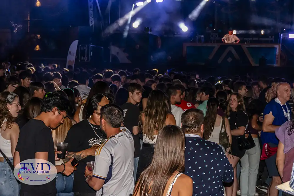 Tábara enciende sus fiestas patronales con el color de las peñas, la música y la emoción del pregón 38