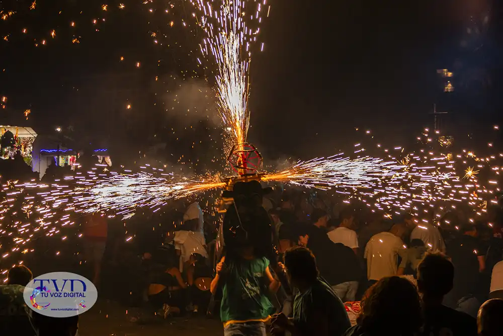 Tábara enciende sus fiestas patronales con el color de las peñas, la música y la emoción del pregón 64