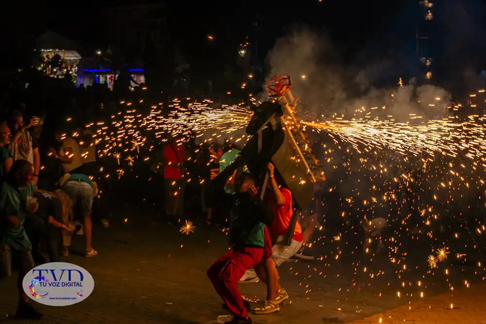 Tábara enciende sus fiestas patronales con el color de las peñas, la música y la emoción del pregón 60