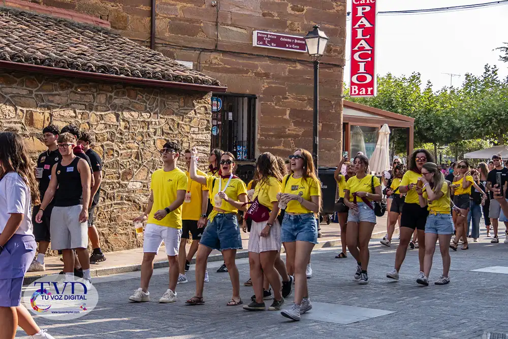 Tábara enciende sus fiestas patronales con el color de las peñas, la música y la emoción del pregón 25