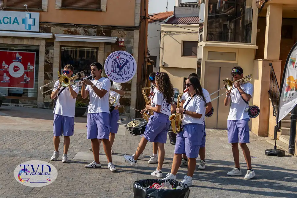 Tábara enciende sus fiestas patronales con el color de las peñas, la música y la emoción del pregón 3