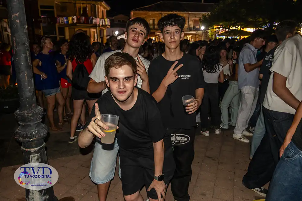 Tábara enciende sus fiestas patronales con el color de las peñas, la música y la emoción del pregón 50