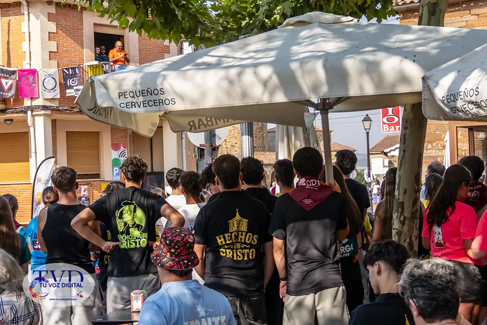 Tábara enciende sus fiestas patronales con el color de las peñas, la música y la emoción del pregón 10