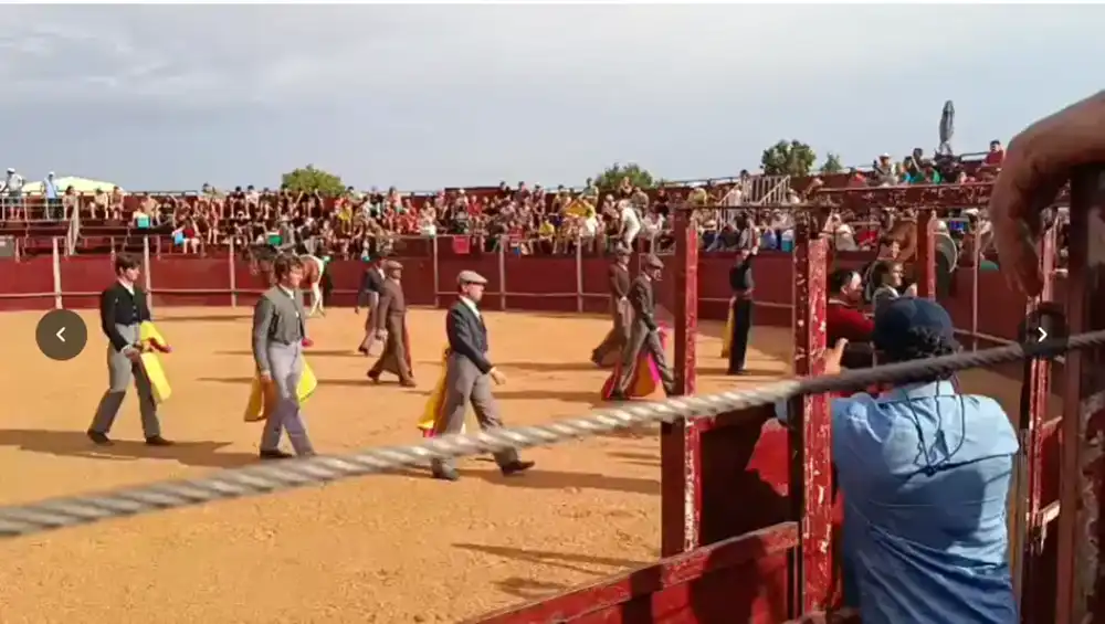 Rectificación: Alfredo Ríos ‘El Conde’ conquista Tábara con dos orejas en una tarde de entrega y emoción taurina 1 Javier Herrero brilla en una tarde de toros, emoción y entrega en la Plaza de Tábara