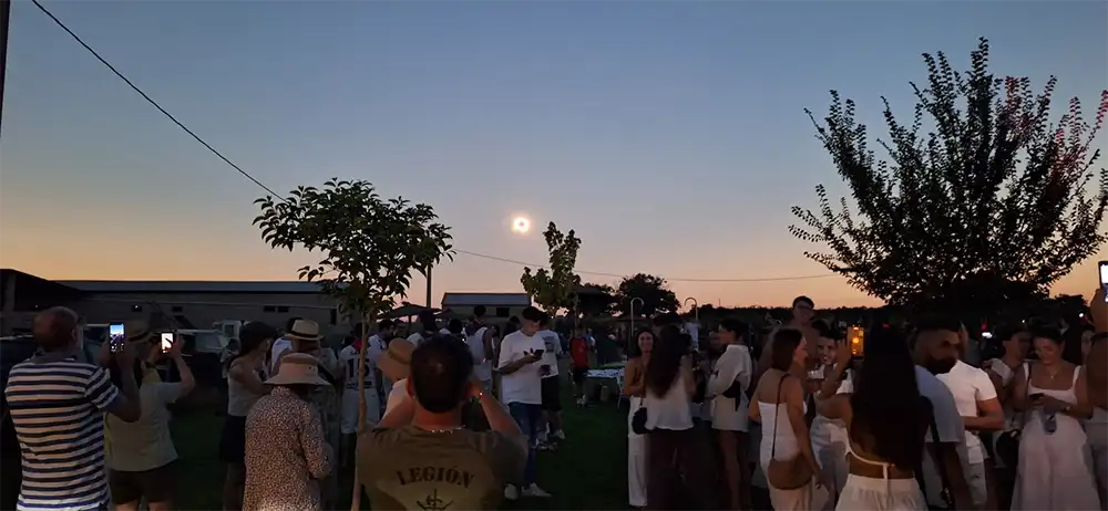 Tábara vivió una noche para la historia bajo la sombra del eclipse total de Sol 7
