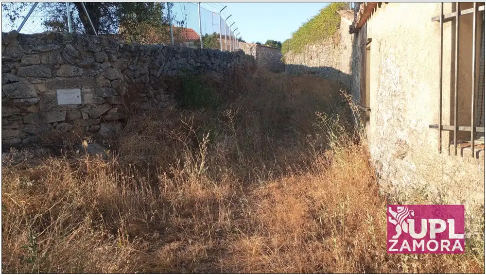 UPL denuncia el abandono de solares y callejones en Almeida de Sayago y alerta del riesgo de incendios